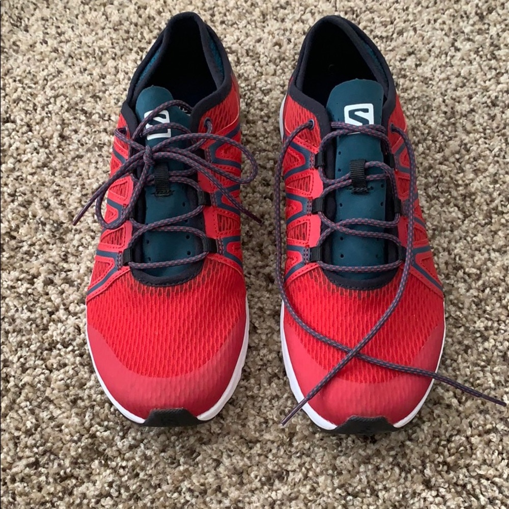 Like brand new men’s Salomon shoes